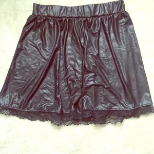 Faux leather mini skirt